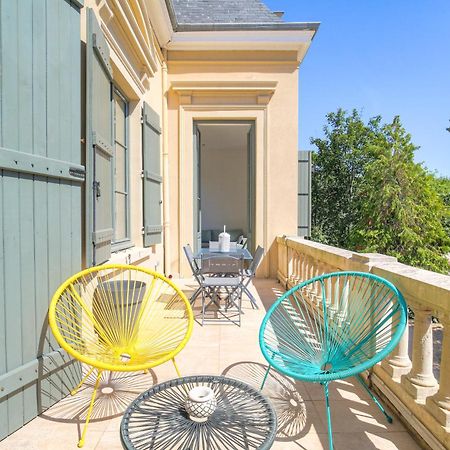 Chateau Ecully - Appartement 2 Chambres - Terrasse & Parking Exterior foto